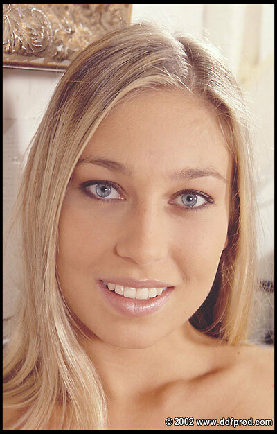 Злата, 23